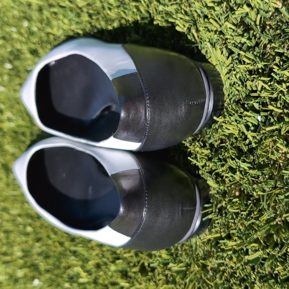 NWOB Kenneth Cole Mulberry Pointed Toe Color Block Black and White Ballet Flats - Picture 4 of 11